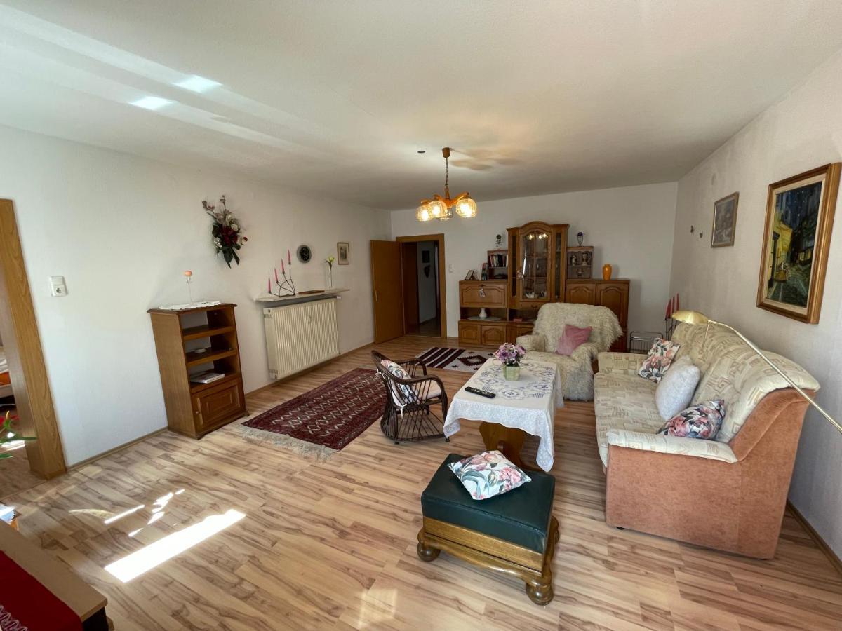 Schoene Ferienwohnung In Bahnhofsnaehe Fuer Urlaub, Studium Oder Arbeit Deggendorf Exterior foto
