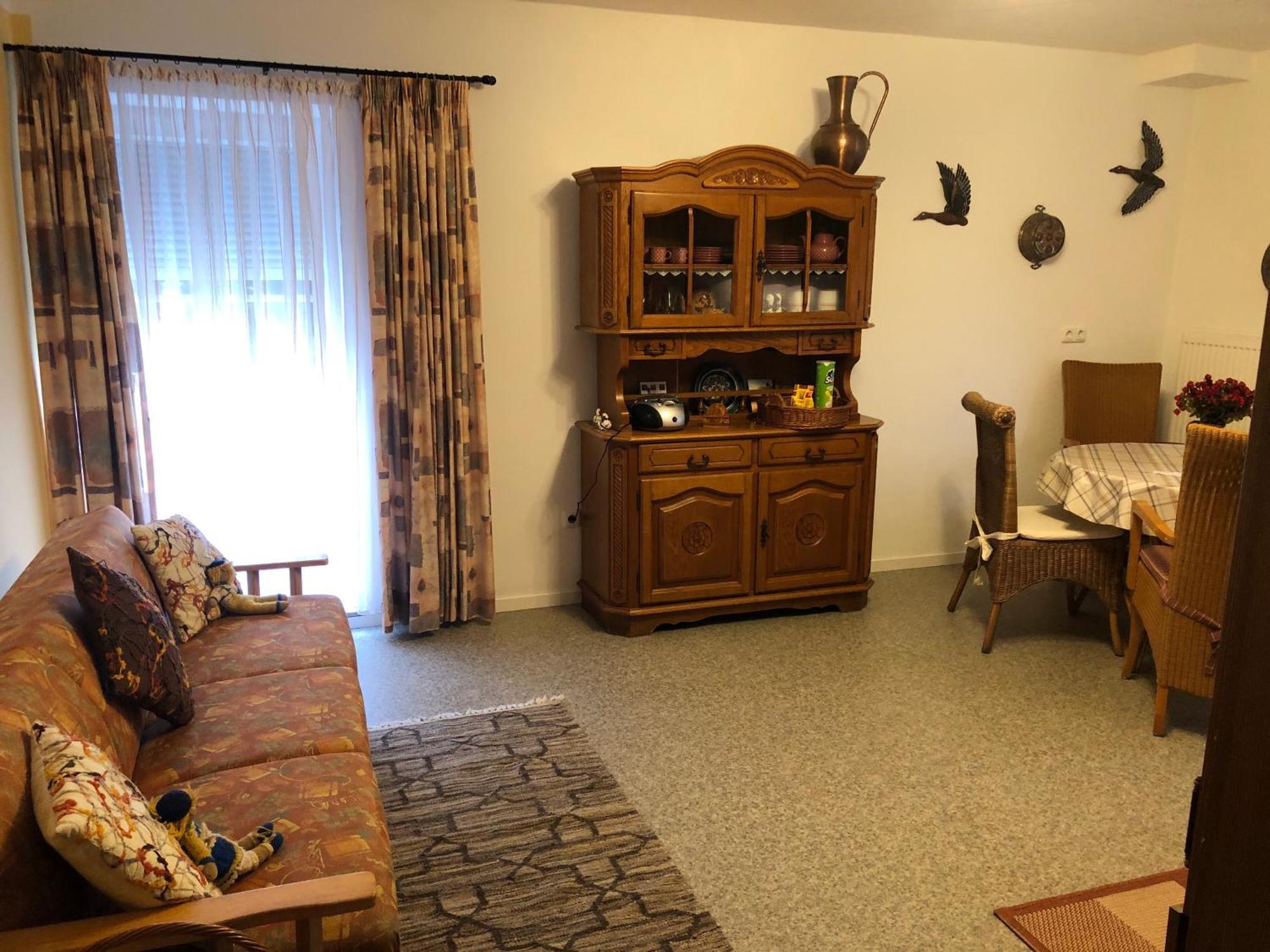 Schoene Ferienwohnung In Bahnhofsnaehe Fuer Urlaub, Studium Oder Arbeit Deggendorf Exterior foto