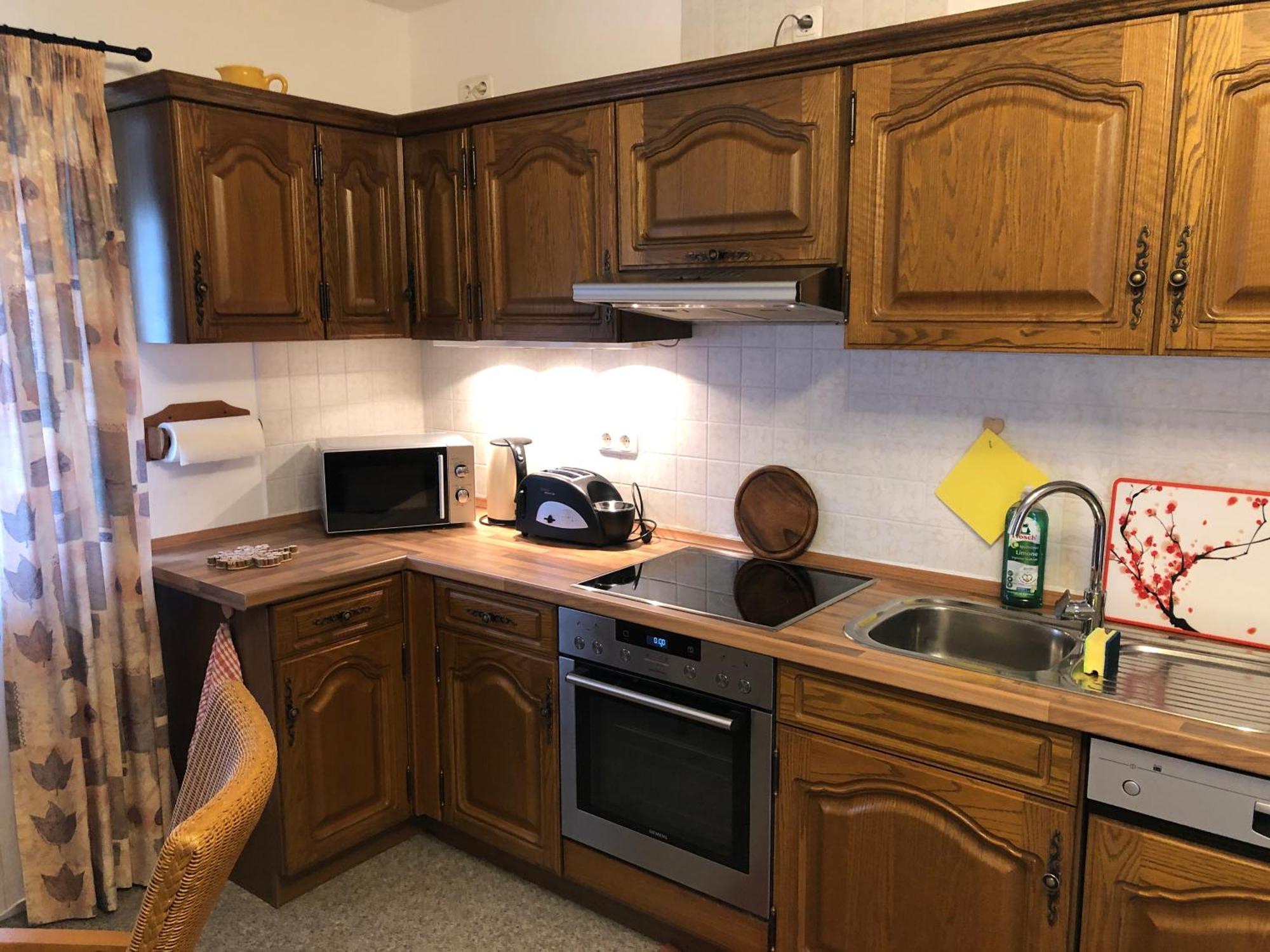 Schoene Ferienwohnung In Bahnhofsnaehe Fuer Urlaub, Studium Oder Arbeit Deggendorf Exterior foto