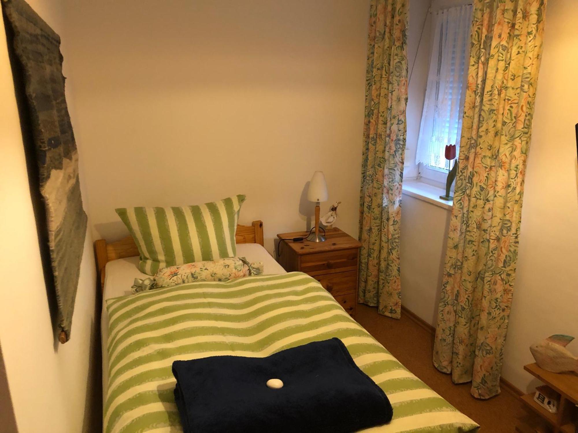Schoene Ferienwohnung In Bahnhofsnaehe Fuer Urlaub, Studium Oder Arbeit Deggendorf Exterior foto
