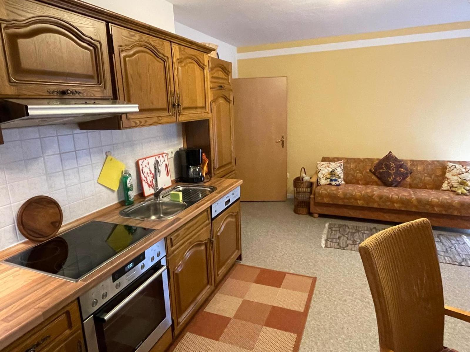 Schoene Ferienwohnung In Bahnhofsnaehe Fuer Urlaub, Studium Oder Arbeit Deggendorf Exterior foto